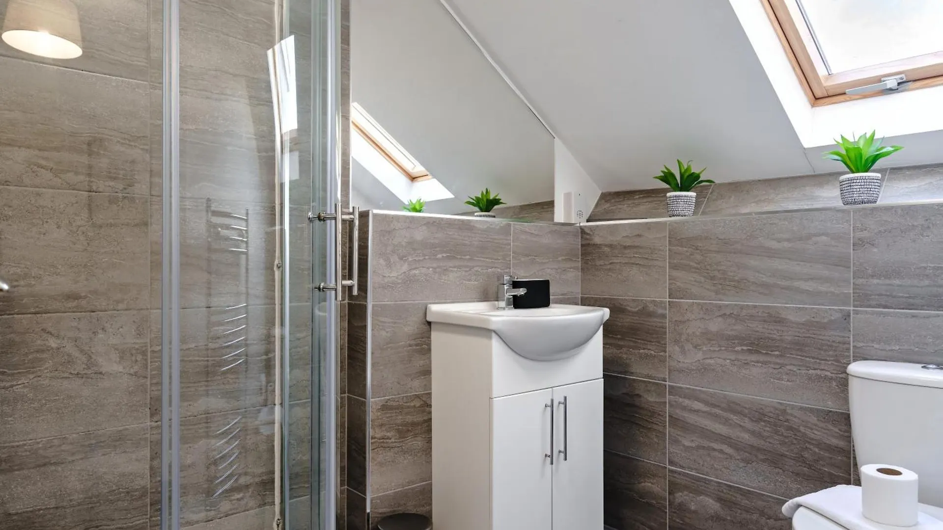 아파트 Whitchurch Road Retreat In 카디프